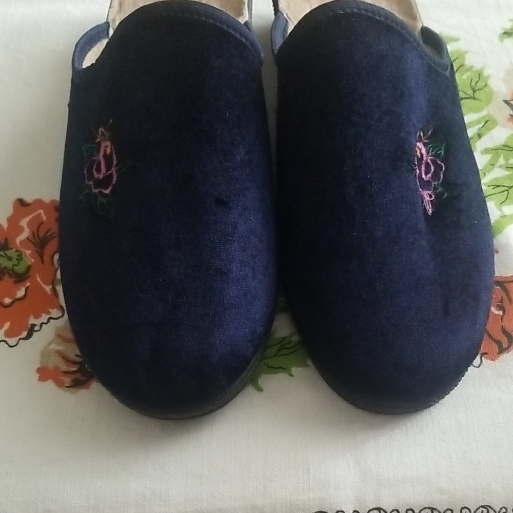 Floral Embroidered Women's Slippers - Dark Blue Sz 41 - Picture 5 of 6